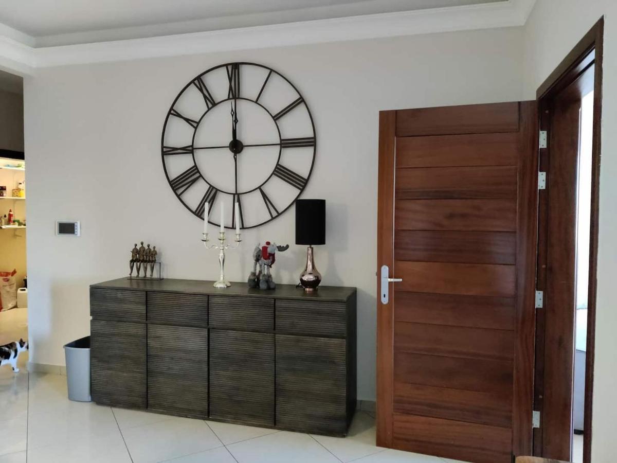 Cosy Designer Finished Apartment With Unobstructed Views เซนต์พอลส์เบย์ ภายนอก รูปภาพ